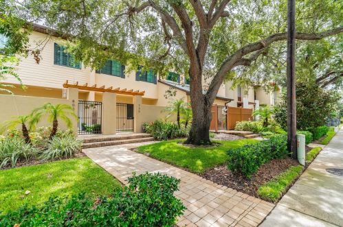 735 Highland St, Saint Petersburg, FL 33701-2160