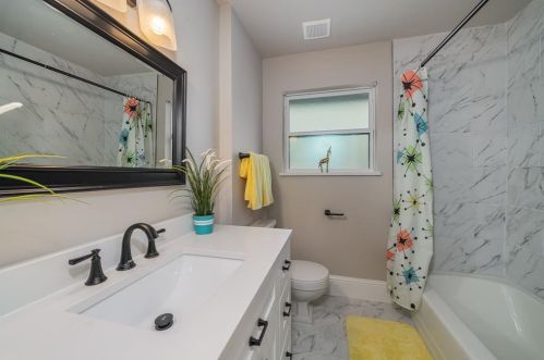 721 James Dr, Richardson TX  75080-6028 exterior