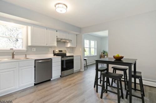 20 Columbia Dr, Bernardsville, NJ 07924-2703