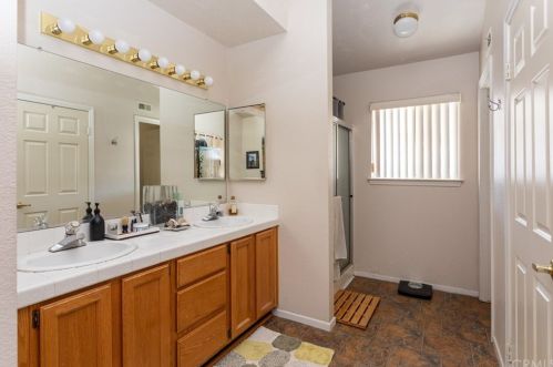 1444 Mouton Dr, San Jacinto CA  92583-5718 exterior