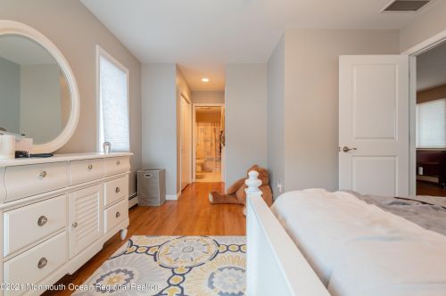 331 Sunset Dr, Pelican Island NJ  08751-2242 exterior