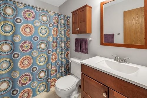 420 Carters Grove Dr, Gibsonia PA  15044-9533 exterior