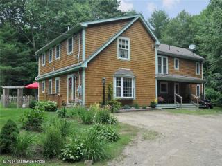 305 Carolina Nooseneck Rd, Richmond RI  02898-1145 exterior