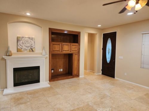 24094 Stone Creek Dr, Santa Clarita, CA 91354-1851
