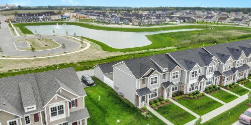 1049 117th Pl, Crown Point, IN 46307