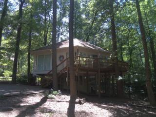 822 Hill Top Cir, Sanford, NC 27332-7306