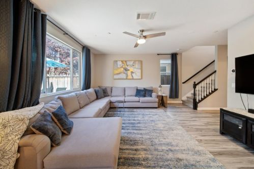 141 Sturla Way, Gilroy, CA 95020-7619