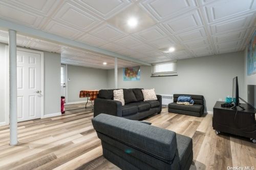 2493 7th Ave, Hempstead NY  11554-3325 exterior