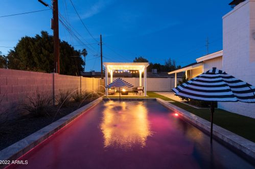 5744 12 St, Phoenix AZ 85086-7351 exterior