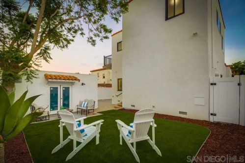 3124 Dumas St, San Diego CA 92106-1318 exterior