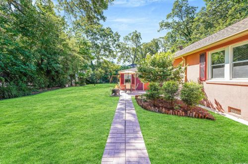 104 Sportsmen St, Central Islip, NY 11722-3432
