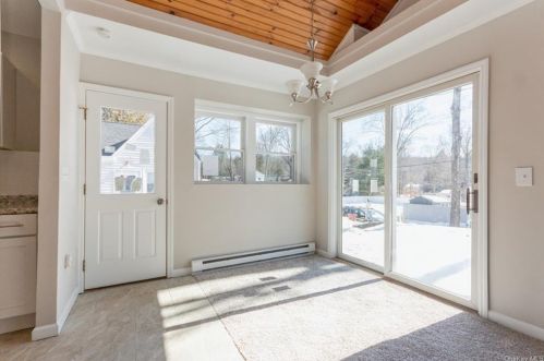 28 Orchard Rd, Tompkins Corners NY  10579-3040 exterior
