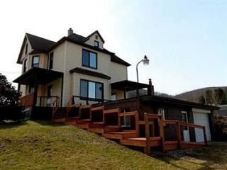 122 Maple St, Bolivar, PA 15923-2126