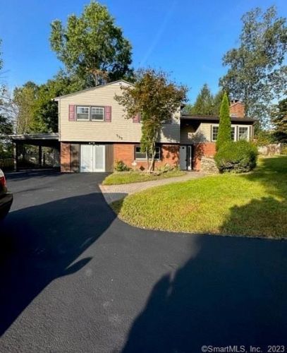 332 Mountain Rd, Waterbury, CT 06706-2821