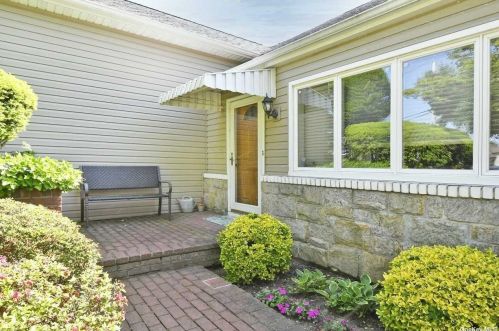 1013 Adrienne Dr, North Bellmore, NY 11710-1707