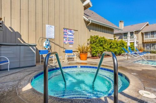 309 Regatta Way, Seal Beach CA  90740-5985 exterior