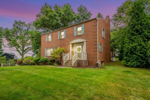 1812 Tyburn Ln, Pittsburgh, PA 15241-2643