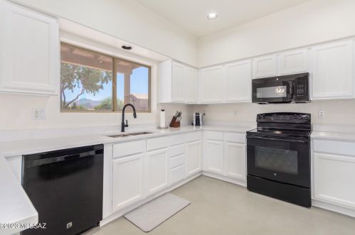 6851 Kern Dr, Tucson AZ  85743-1027 exterior