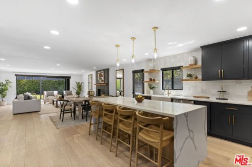 5254 Buffalo Ave, Van Nuys CA  91401-5929 exterior