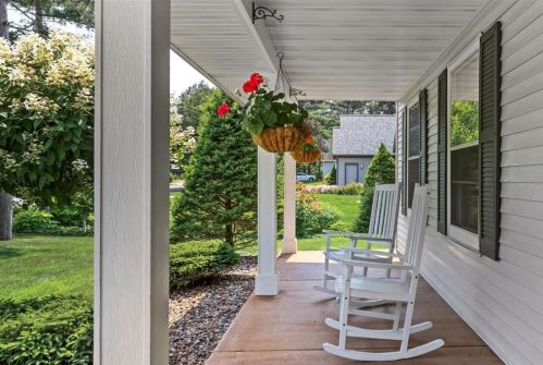 3384 Evergreen Ln, Eau Claire, WI 54701-5912