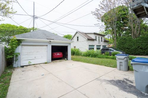 1435 49th St, Milwaukee WI  53208-2250 exterior