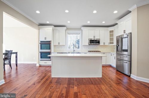 16143 Jordan Crest Ct, Haymarket VA  20169-4943 exterior