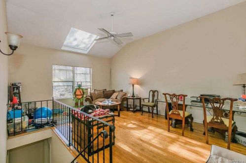 172 Mckay Rd, Huntington Station, NY 11746-1346