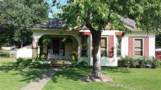 100 Bernis St, Brookland, AR 72417-8952