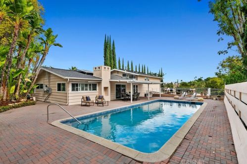 4429 Petit Ave, Van Nuys CA  91436-3211 exterior