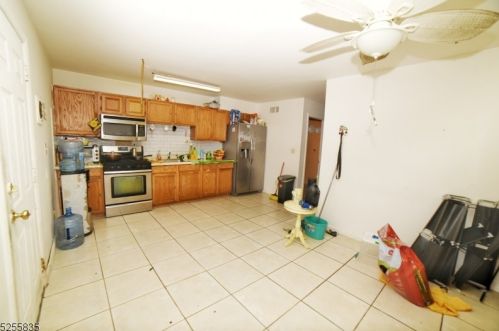 124 Main St, Paterson, NJ 07505-1023