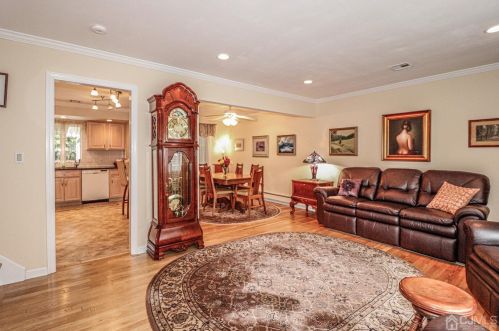 19 Herold Pl, Metuchen NJ  08840-2603 exterior