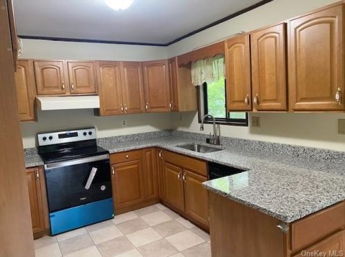 12 Chelsea Ln, Rock Hill NY  12775-6501 exterior