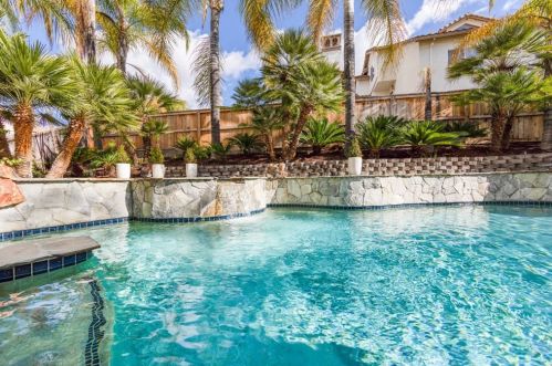 41774 Carleton Way, Temecula CA  92591-1897 exterior