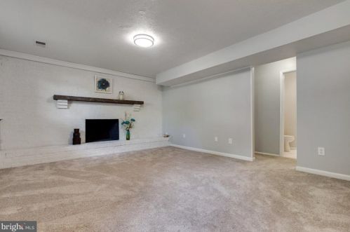 8467 Falling Leaf Rd, Springfield VA  22153-2503 exterior