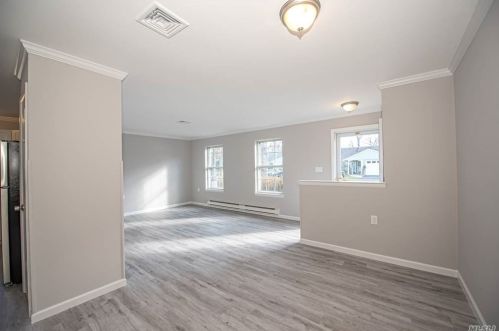 344 Edinburgh Dr, Panamoka, NY 11961-2012