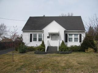 6 Ruth St, West Glenville, NY 12010-1429