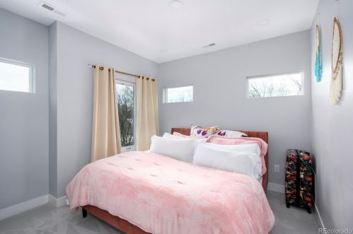 2111 Franklin St, Denver CO 80205-3905 exterior