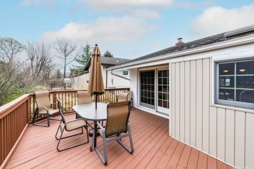 34 Flower Ln, Muttontown NY  11753-2312 exterior