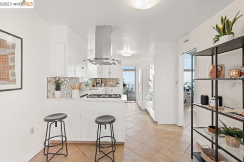 3557 Klamath St, Oakland CA 94602-4126 exterior