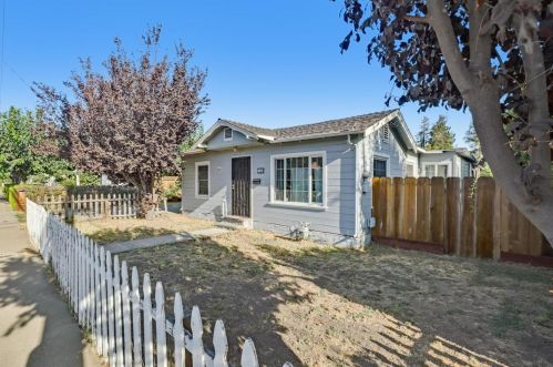 750 South St, Hollister, CA 95023-4569