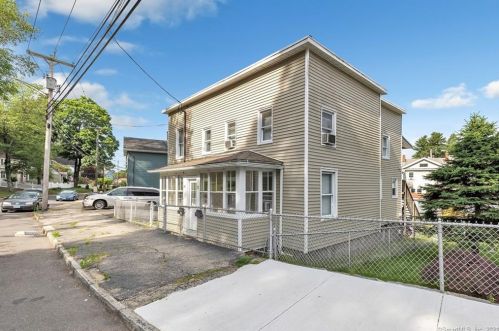 69 State St, Ansonia, CT 06401-3040