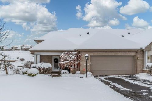 220 Hytyre Farms Dr, Gibsonia, PA 15044-7822