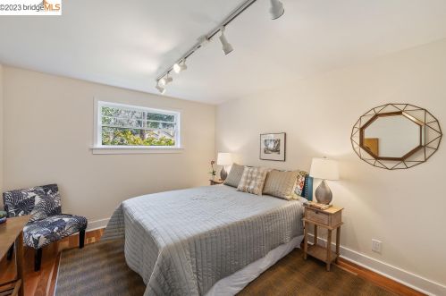 2122 Sacramento St, Berkeley CA  94702-1905 exterior