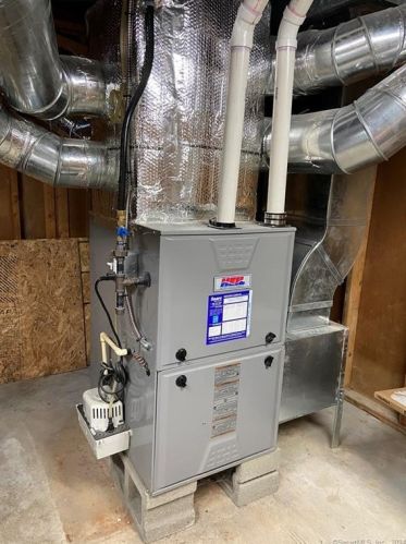 6 Traders Ct, Norwich CT  06360-7018 exterior