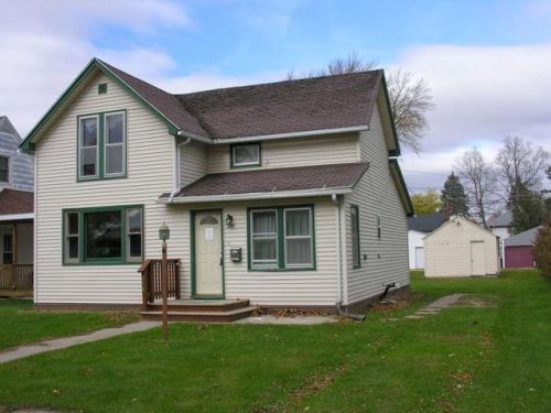 248 6th Ave, Cresco, IA 52136-1158