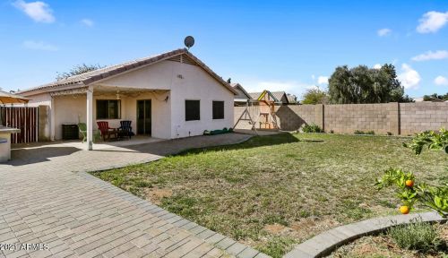 15726 Cottonwood St, Sun City AZ  85374-1439 exterior
