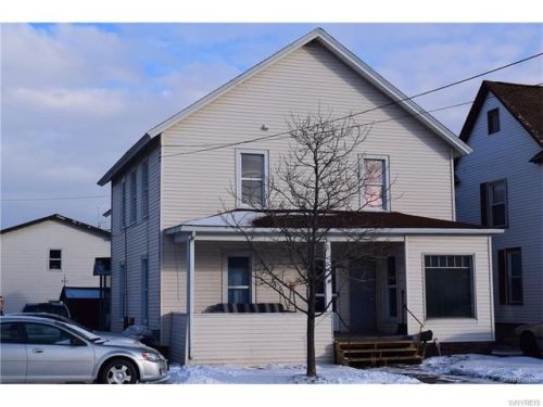 207 Center St, Medina, NY 14103-1414