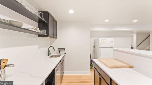 1077 Mountain View Rd, Fredericksburg VA  22406-4429 exterior