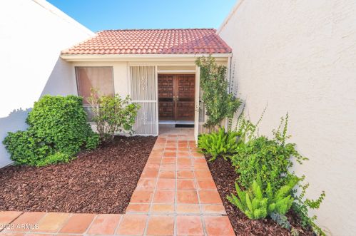 10329 Silvertree Ct, Chandler, AZ 85248-6894
