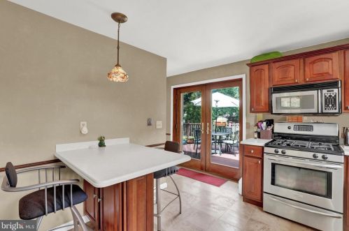 29 Holly Rd, Southampton PA 18966-3029 exterior